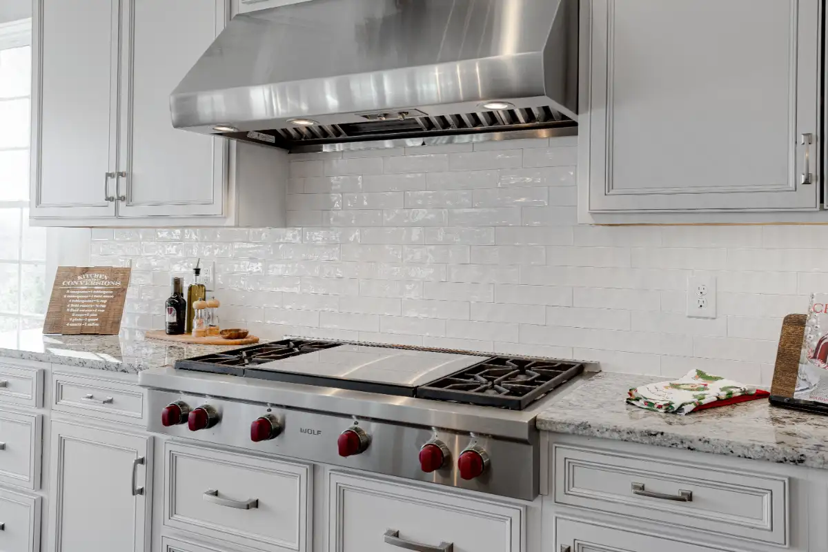 White Subway Tile Backsplash, And Granite Countertops